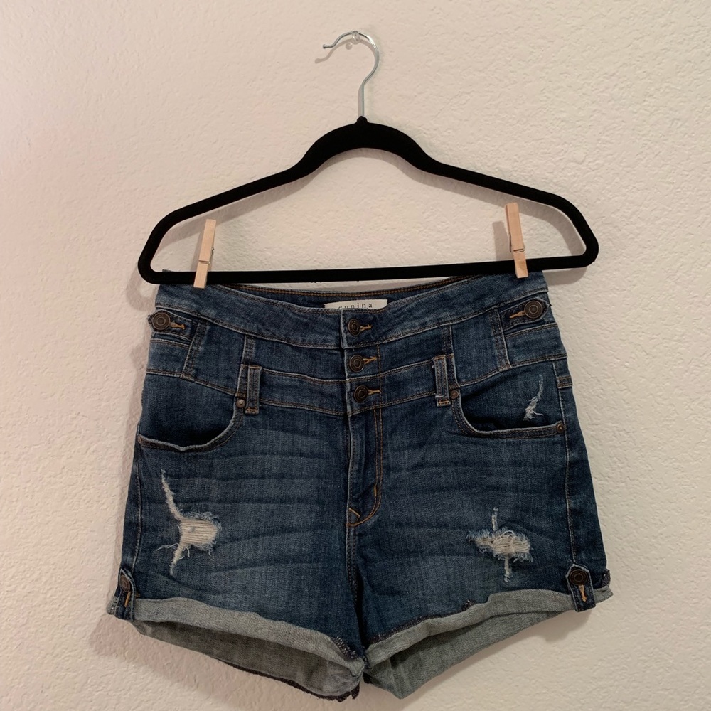 Size L High-Waisted Shorts